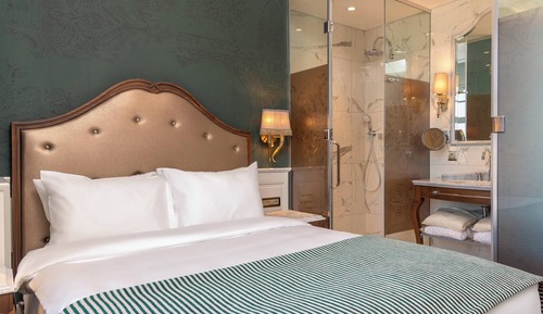 Deluxe Room, 1 King Bed