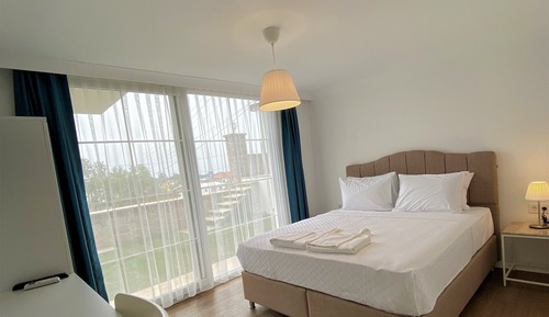 Economy Room, Garden View