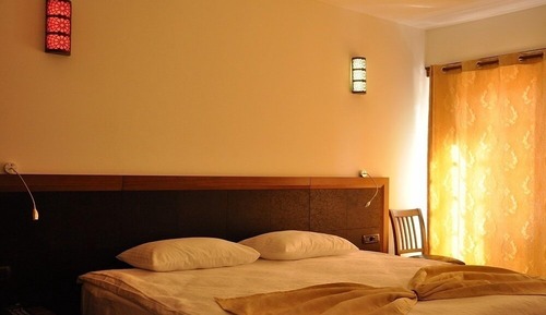 Suite, City View