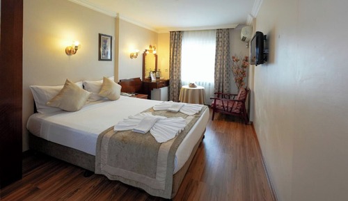 SINGLE ROOM