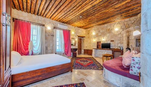 Luxury Cave Suite with Turkish Bath