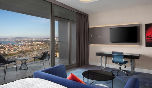 Executive Room, 1 King Bed, Balcony