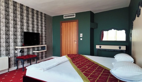 Superior Room, 1 Queen Bed, City View