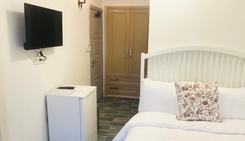 1. Kat Suite Oda Balkonlu Bahce Manzarali