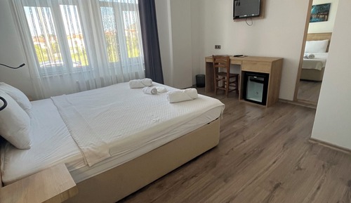 Junior Double Room, Courtyard View