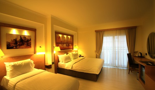 Superior Triple Room, Corner