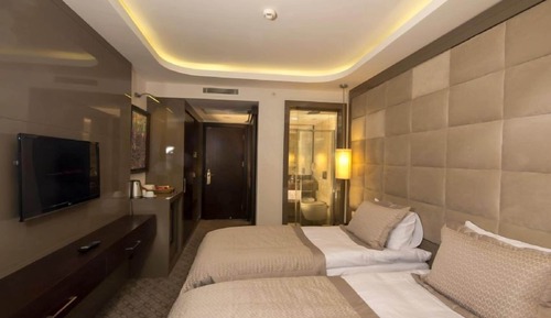 Standard Twin Room