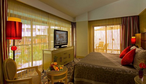 Lake Villas Amber & Sapphire, pool access