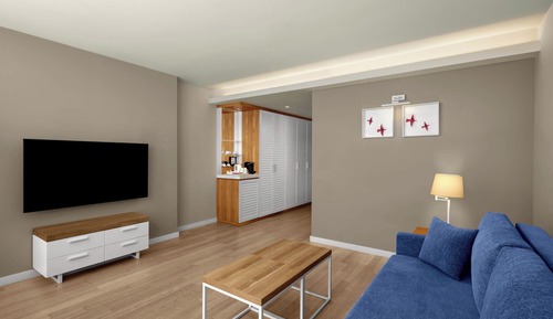 Deluxe Suite, Jetted Tub