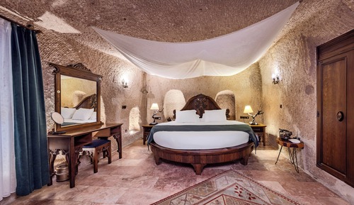 Deluxe Suite with Chimney