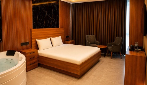 Deluxe Double Room, Jetted Tub