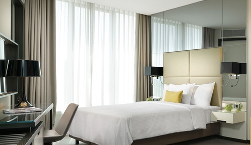 Centro Corner Suite