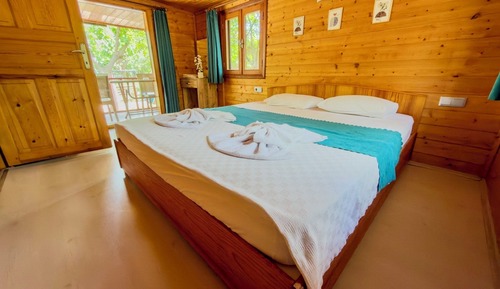 Deluxe Bungalow 