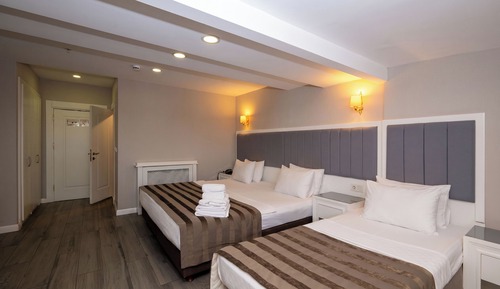 Classic Quadruple Room