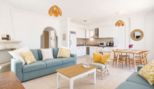 Hideaway Apartment with Sea View