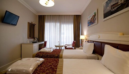 Standard Twin Room, City View