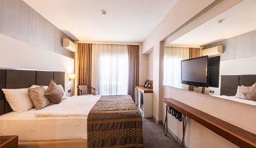 Economy Room