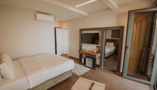 Deluxe Dbl Room with Garden and Terrace