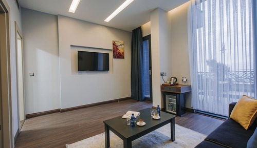Premium Suite with Garden and Terrace