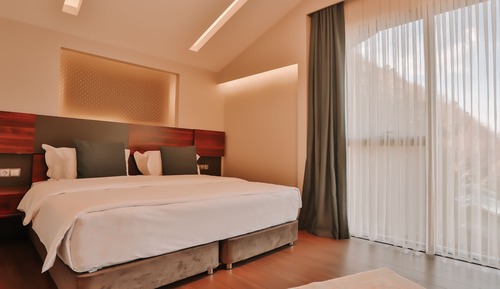 Roof Suite with Jacuzzi and Sea View