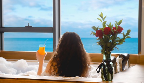 Black Sea Suite with Jacuzzi and Sea View