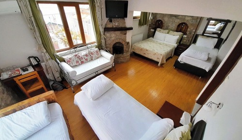 Quadruple Room, Partial Lake View