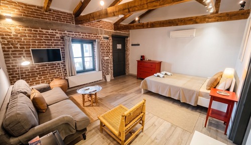 Deluxe Suite