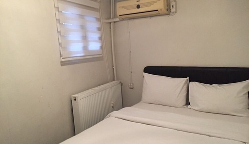 Economy Room