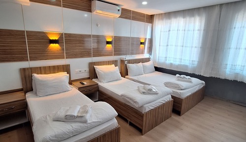 Family Double or Twin Room, Multiple Beds, Ensuite, City View