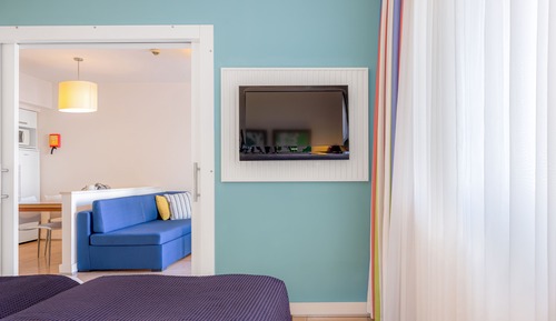 Suite (2 Adult + 2 Children)