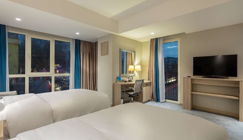 Room, 2 Twin Beds, Smoking, Balcony