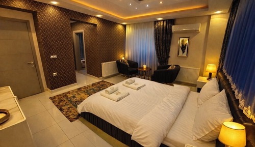 Deluxe Room, City View