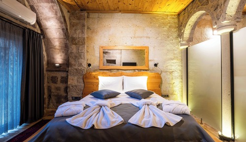 Deluxe Studio Suite