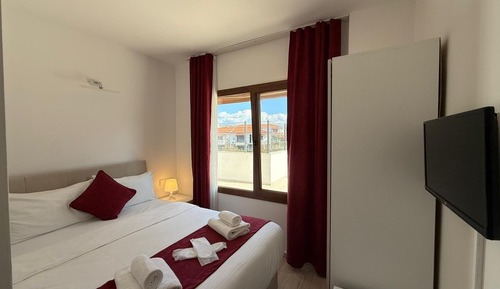 Room, Courtyard View