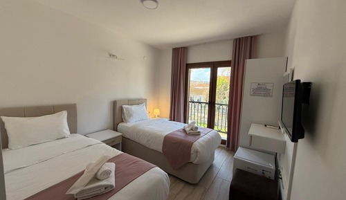 Room, Balcony, City View