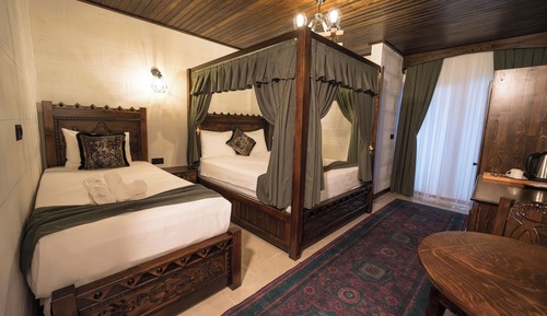 Deluxe Triple Room, Balcony, City View