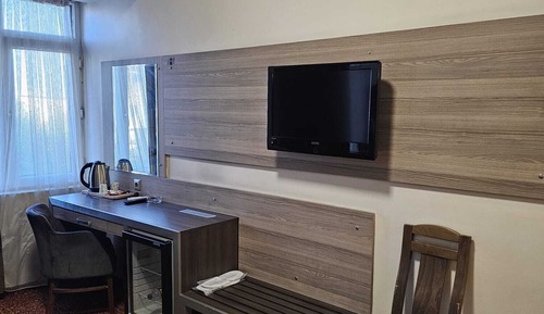 Deluxe Double Room Single Use, City View