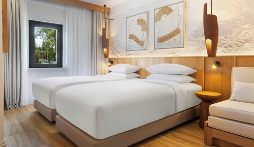 Room, 2 Twin Beds, Garden View