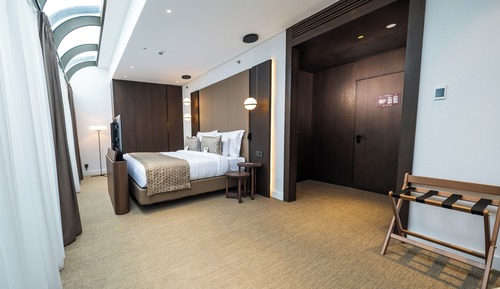 Panoramic Room