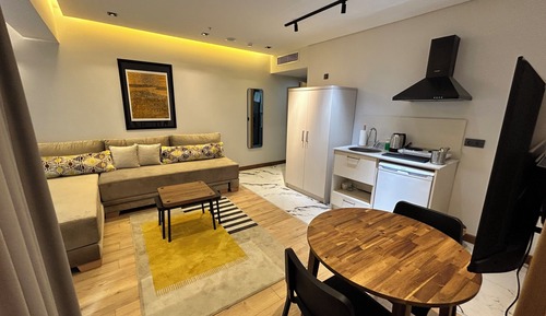 Deluxe Suite, City View