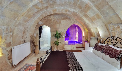 Velvet Havuzlu Tas Suite