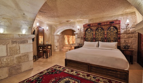King Grand Cave Room with Whirlpool Bath