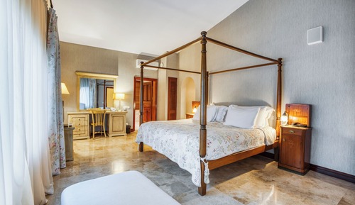 Honeymoon Room