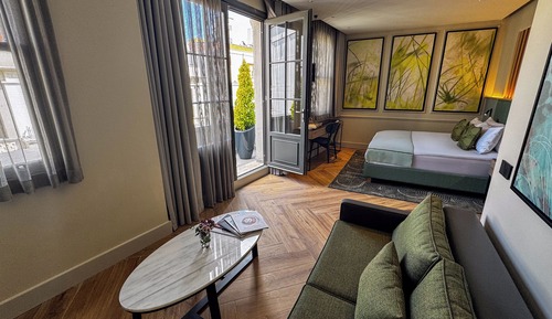 Pera Premium Deluxe With Balcony