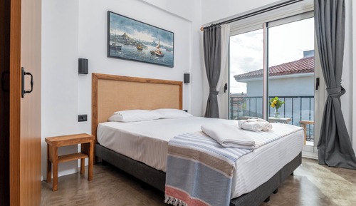 Deluxe Double Room, Balcony, Courtyard View