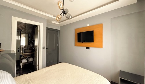 Economy Room