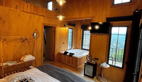 Luxury Bungalow, Balcony, Mountain View