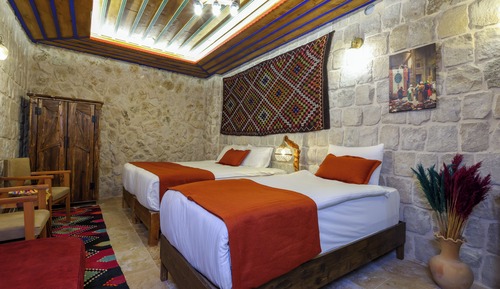 Underground Triple Room Without Windows