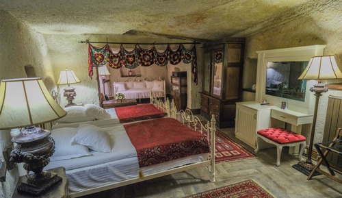 King Cave Suite