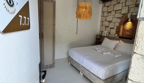 Deluxe Double Room with Bay Window Garden and Pool View